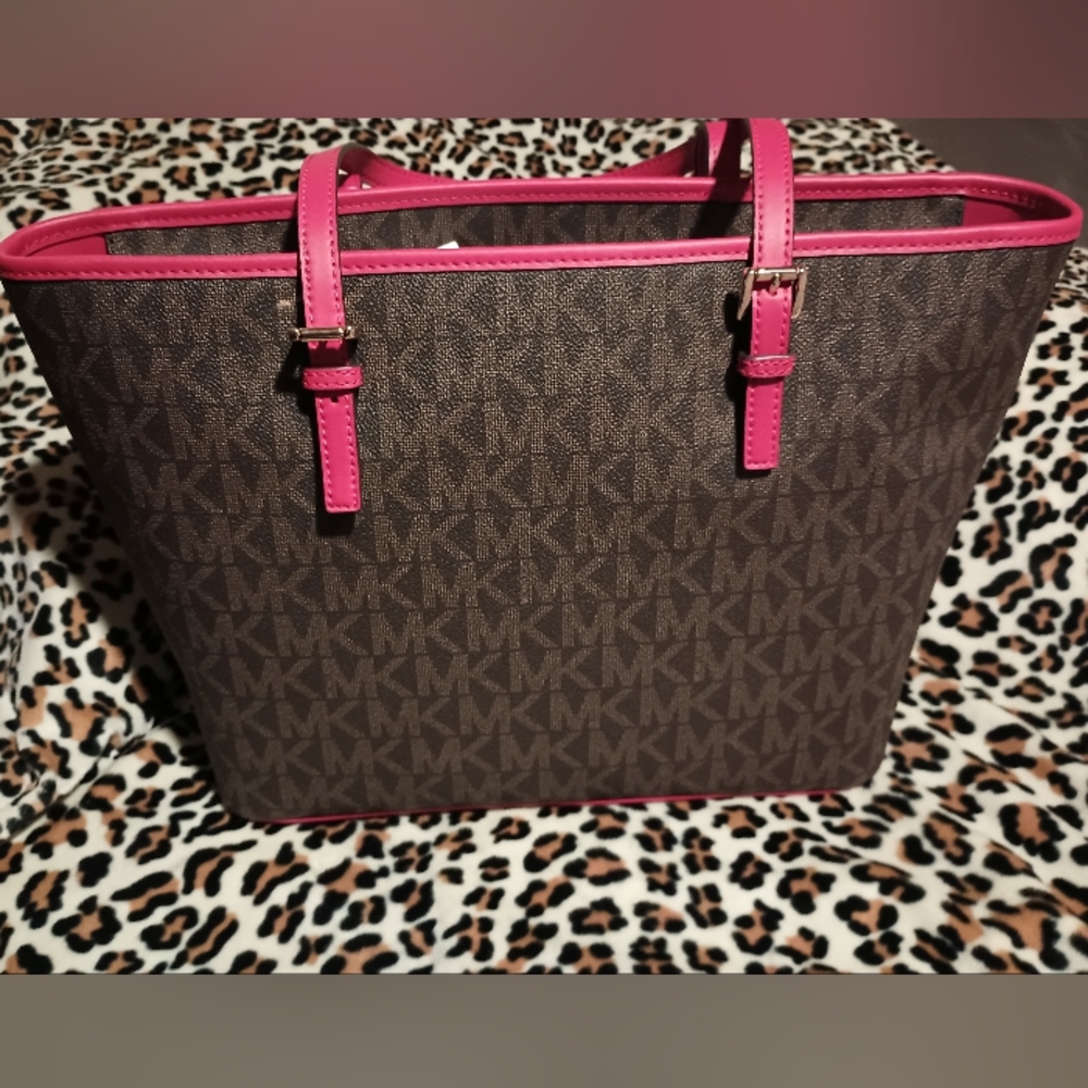 Michael Kors Jet Set Charm Large Tote